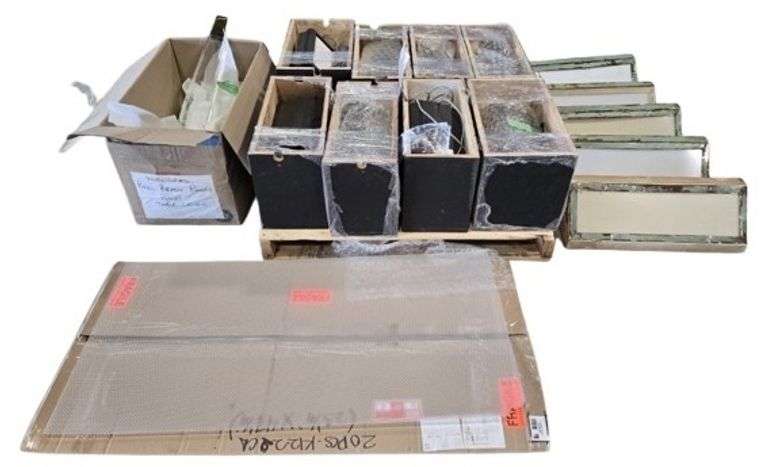 Lot of Assorted Lighting Items