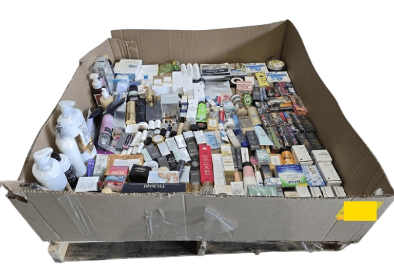 COSMETICS, HEALTH, BEAUTY - Lost Freight Lot