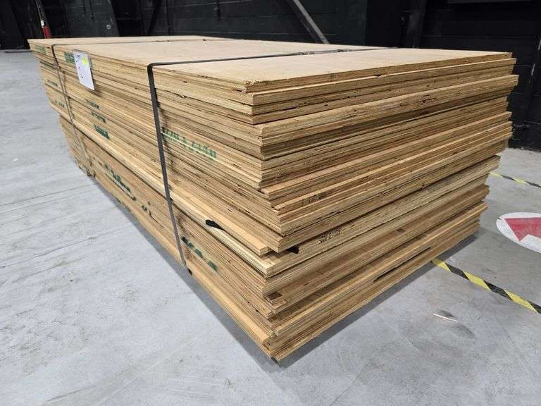 Lot of 40 - 3/4" Thick Plywood 4x8'