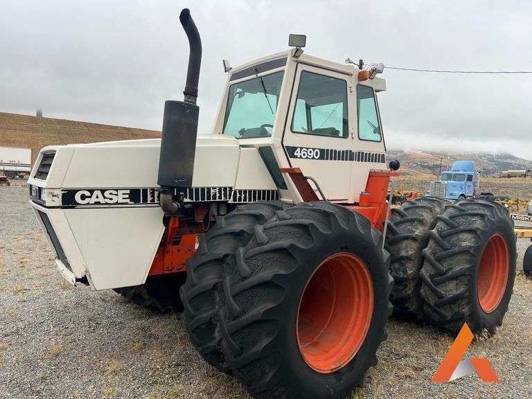 1983 Case 4690 Tractor, 4WD