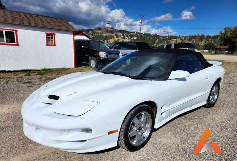 2002 Pontiac Firebird Trans Am, VIN:  2G2FV32G022122712, White