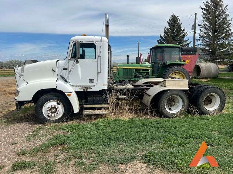 Inop Freightliner Semi