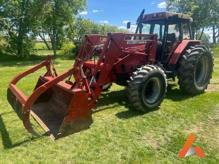 1995 Case 5240 Maxxum MFWD Tractor w/ Case 520 Loader