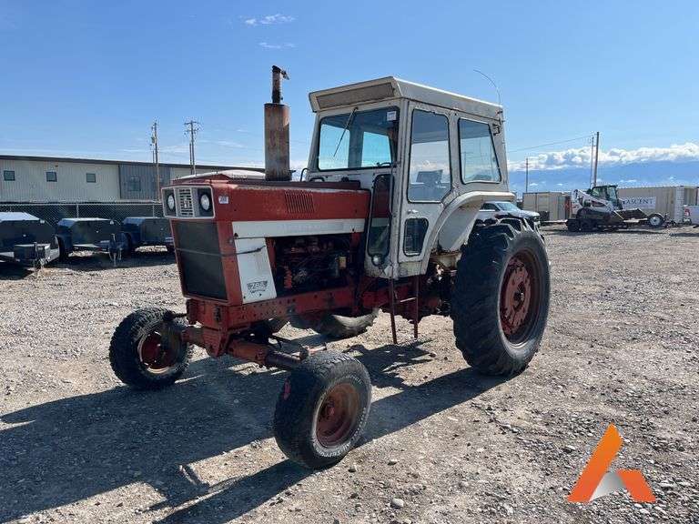 1973 766 International Farmall Tractor