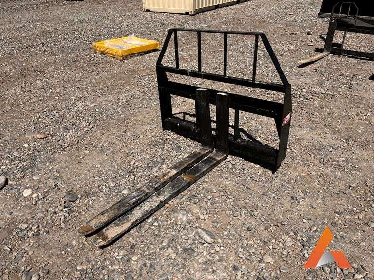 "Unused" 48" Kivel 3500# skid steer pallet fork attachment