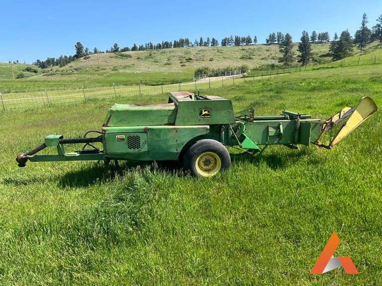 John Deere 467 Square Baler