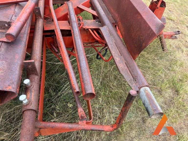 New Holland 1044 Bale Bed
