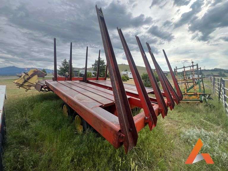New Holland 1044 Bale Bed