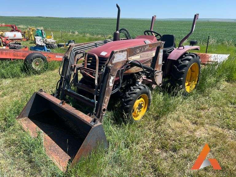 Inop 2003 Task Master Trojan 432e Tractor