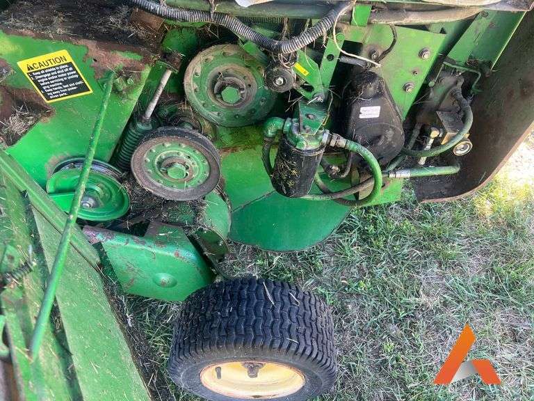 John Deere 535 Round Baler