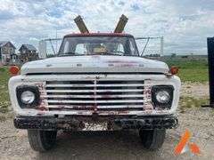 1969 Ford F700 truck w/ Vermeer mounted 42” tree spade