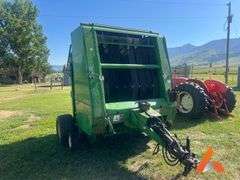 John Deere 535 Round Baler
