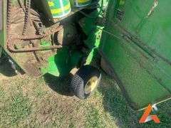 John Deere 535 Round Baler