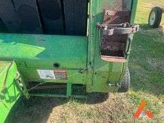 John Deere 535 Round Baler