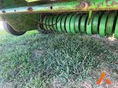 John Deere 535 Round Baler