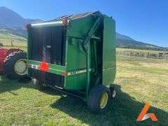 John Deere 535 Round Baler