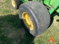 John Deere 535 Round Baler