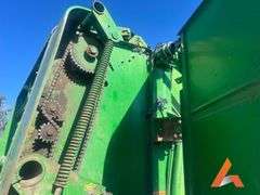 John Deere 535 Round Baler