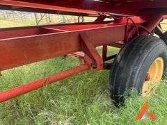 New Holland 1044 Bale Bed