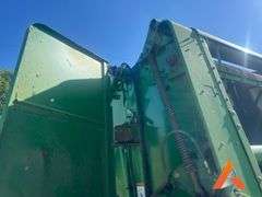 John Deere 535 Round Baler