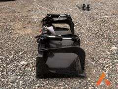 Unused 2025 Skid Steer Grapple Bucket Attachment 







Width:72 in