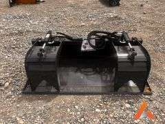 Unused 2025 Skid Steer Grapple Bucket Attachment 







Width:72 in