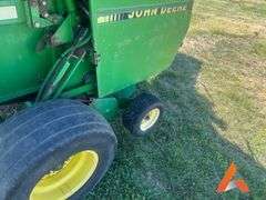 John Deere 535 Round Baler