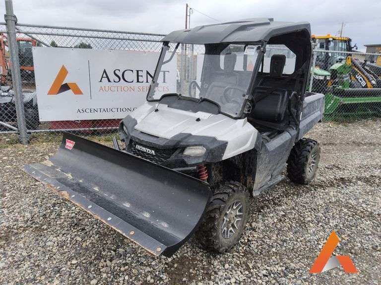 2020 Honda Pioneer 700 ATV w/ WARN Plow & Winch