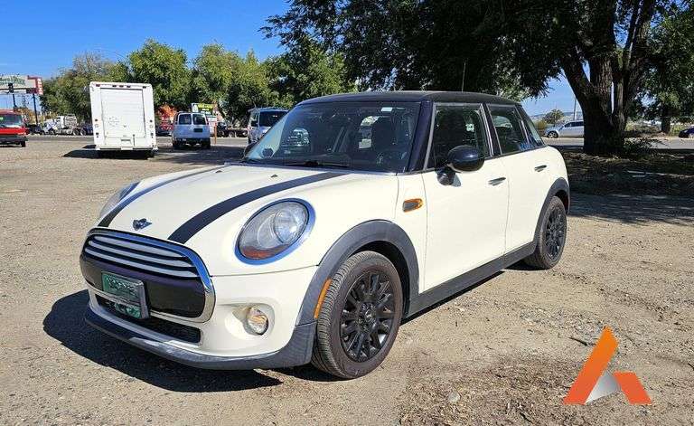 2015 Mini Cooper L Sedan, VIN:  WMWXS5C59FT830364, White