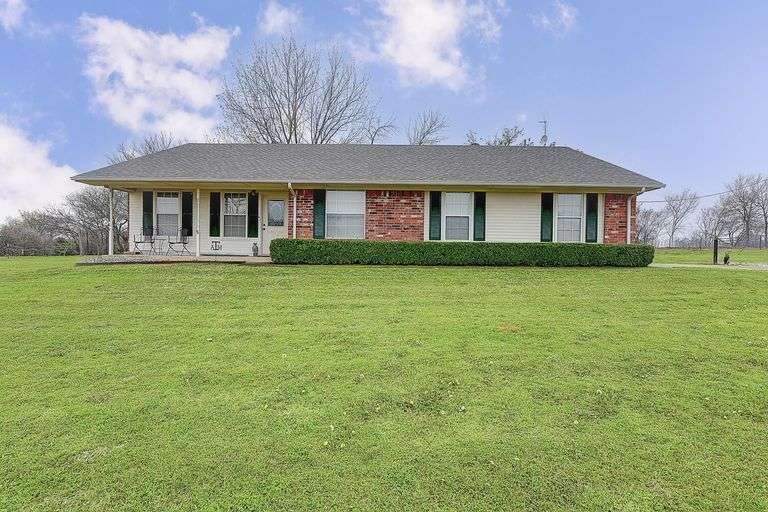 10716 FM 902, Collinsville TX 76233
