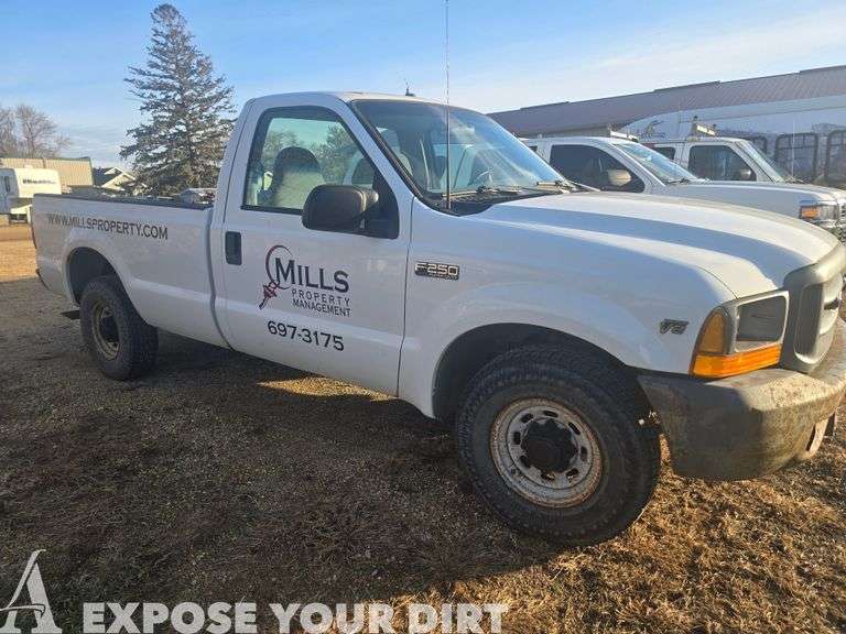 1999 Ford Trucks F-250 Work Series 2-wheel drive