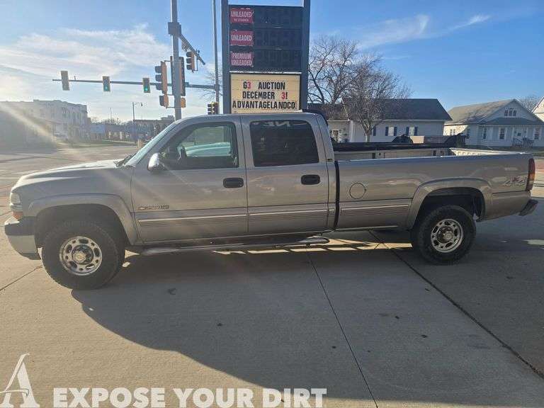 2001 Chevrolet Silverado 2500 LS 4x4 Crew Cab 6.6 ft. box 143.5 in.