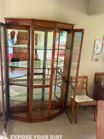 Stand Up China Cabinet with Mirrors