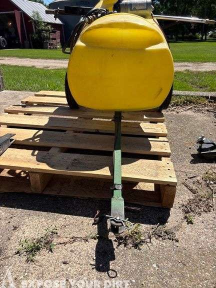 25 Gal Pull Behind Lawn Sprayer with Pump & Hitch