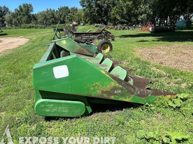 John Deere 444 4 Row Corn Head