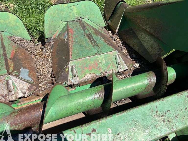 John Deere 444 4 Row Corn Head