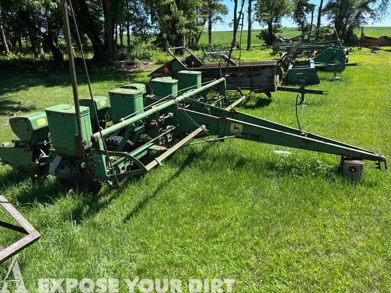 John Deere 1240 4 Row Planter