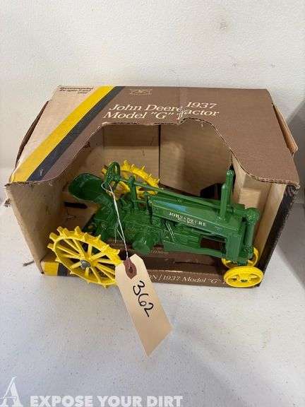 Model Tractor - John Deere 1937 Model G