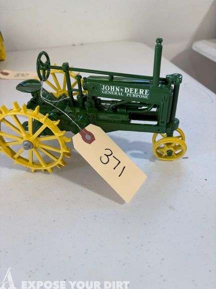 Model Tractor John Deere Model A