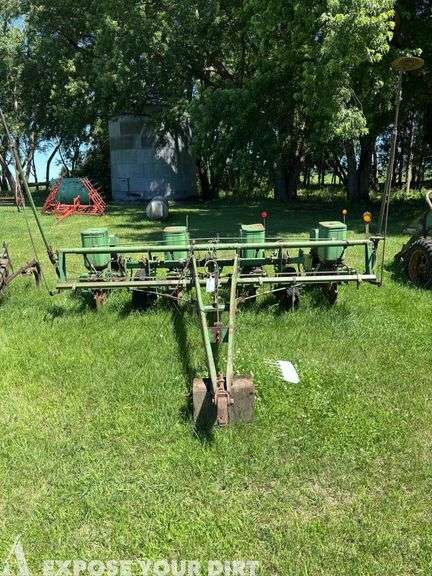 John Deere 1240 4 Row Planter