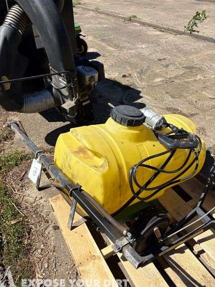 25 Gal Pull Behind Lawn Sprayer with Pump & Hitch