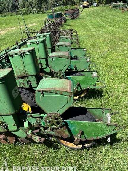 John Deere 1240 4 Row Planter