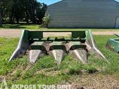 John Deere 444 4 Row Corn Head
