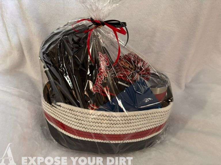 Bobcat Set – Blanket, Beanie, and Tumbler