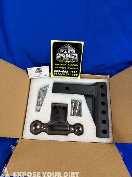 Adjustable trailer hitch