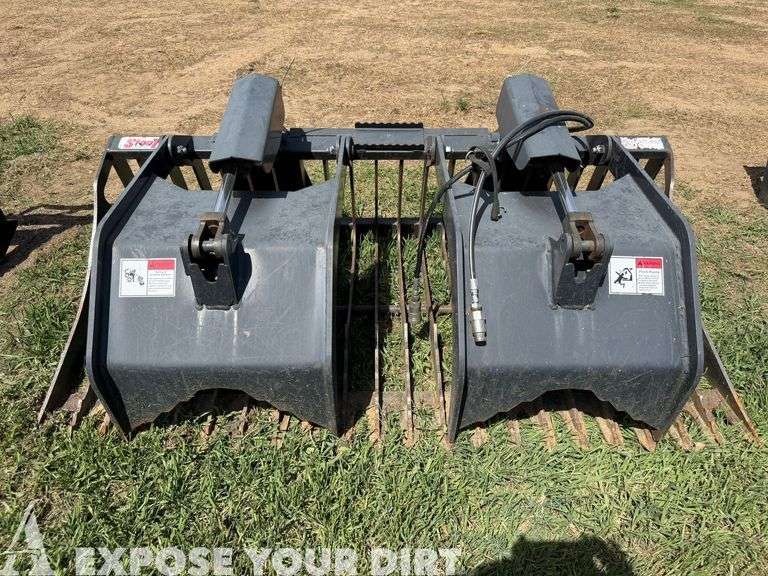 Skid Loader Rock Grapple Bucket - Located in White, SD
