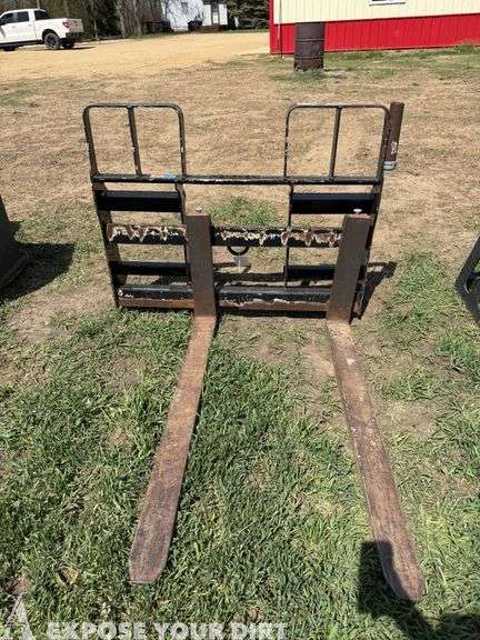Skid Loader Pallet Fork - Located in White, SD