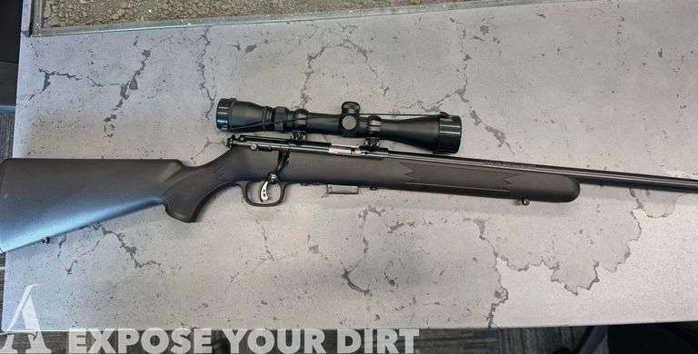 Savage Model 93R17 Cal .17 HMR