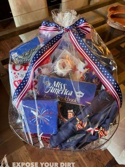 Stars & Stripes Celebration Basket, Suri Uhl