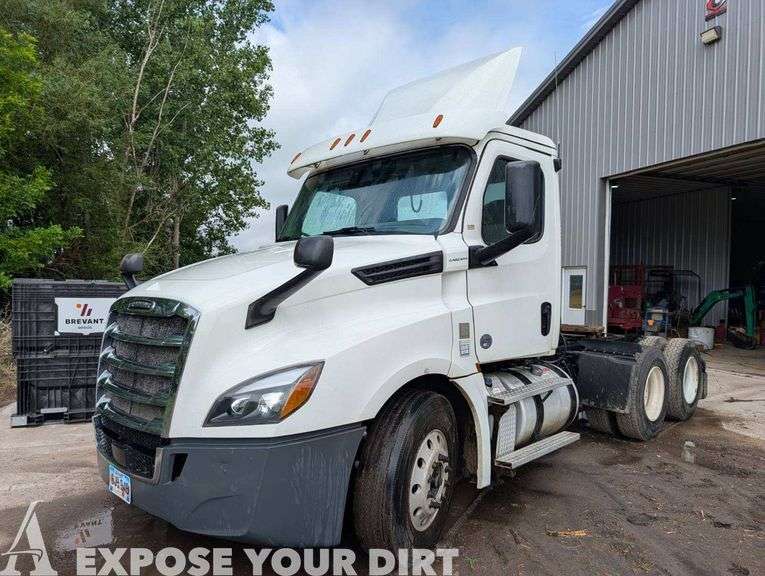 2018 Freightliner Model Cascadia 126 Semi-Tractor